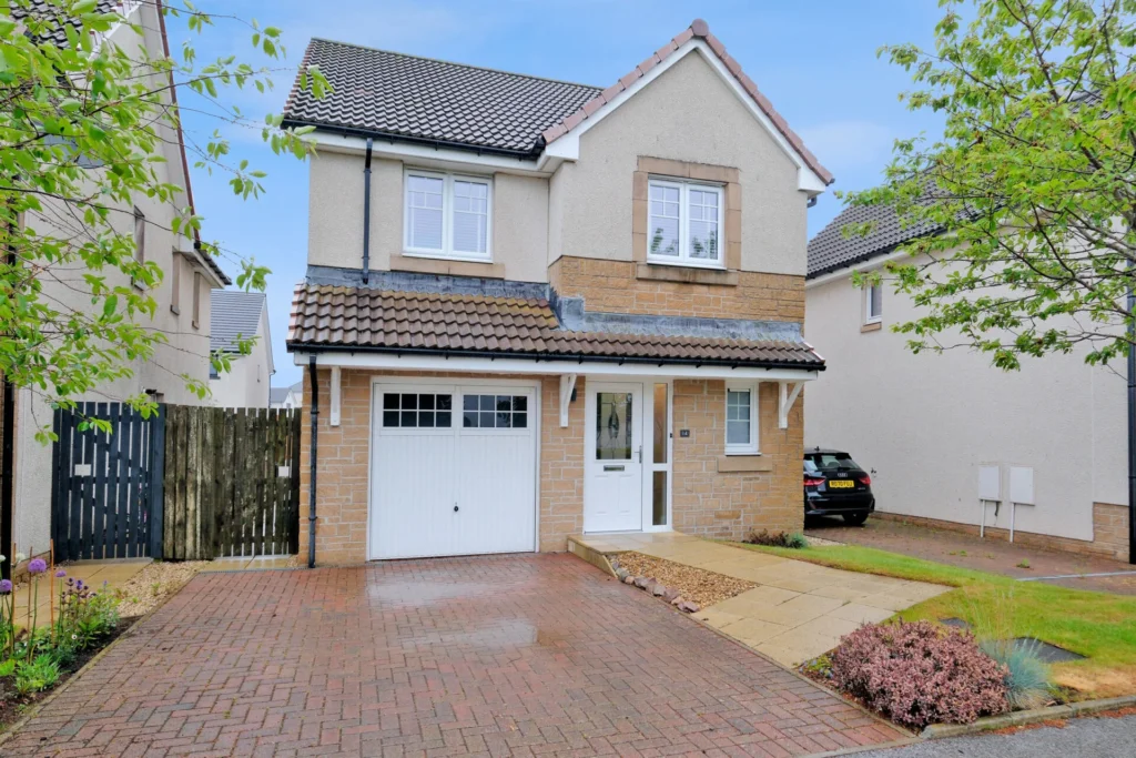 14 Burnland Park, Elrick, Westhill, AB32 6AE