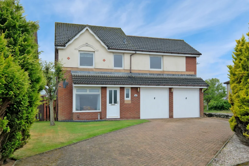 2 Charleston Avenue, Cove, Aberdeen, AB12 3QE