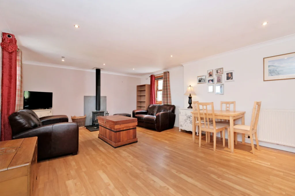 10 Burnbanks Village, Cove, Aberdeen, AB12 3WN