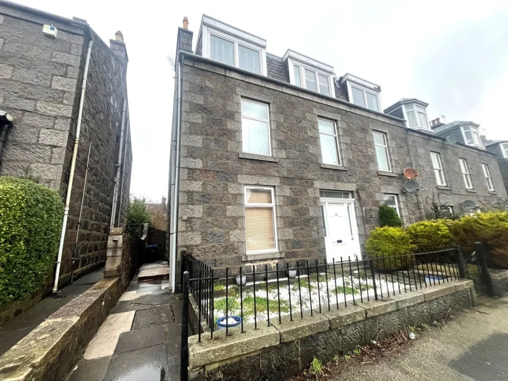 33 Erskine Street, Top Floor Left, Aberdeen AB24 3NP