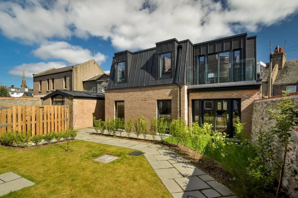 15J Bon Accord Crescent, Aberdeen, AB11 6DE