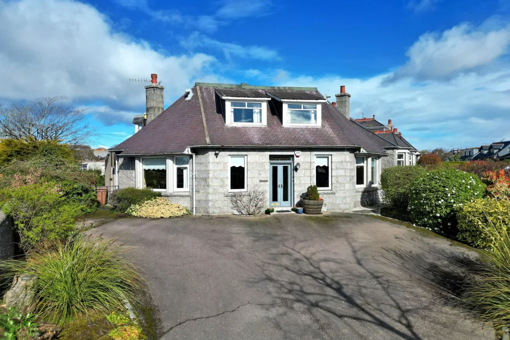 9 Angusfield Avenue, Aberdeen, AB15 6AR
