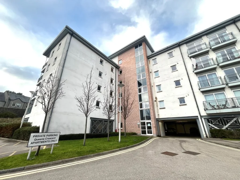 94 Queens Crescent, Aberdeen AB15 4BE