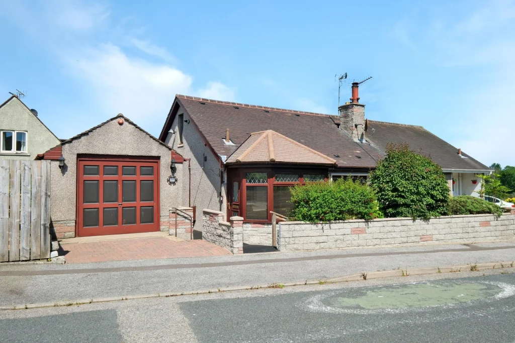 56 Howes View, Bucksburn, Aberdeen, AB21 9BL