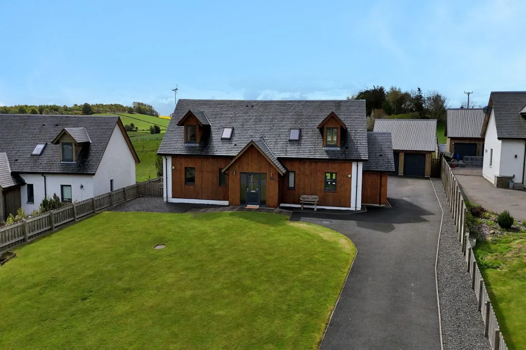 3 Parkside Gardens, Durno,  Inverurie, AB51 5FA