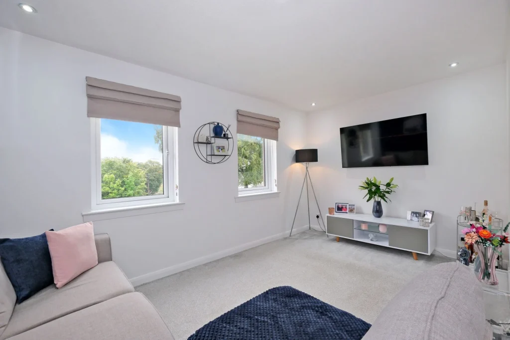 81 Hutcheon Low, Aberdeen, AB21 9WL
