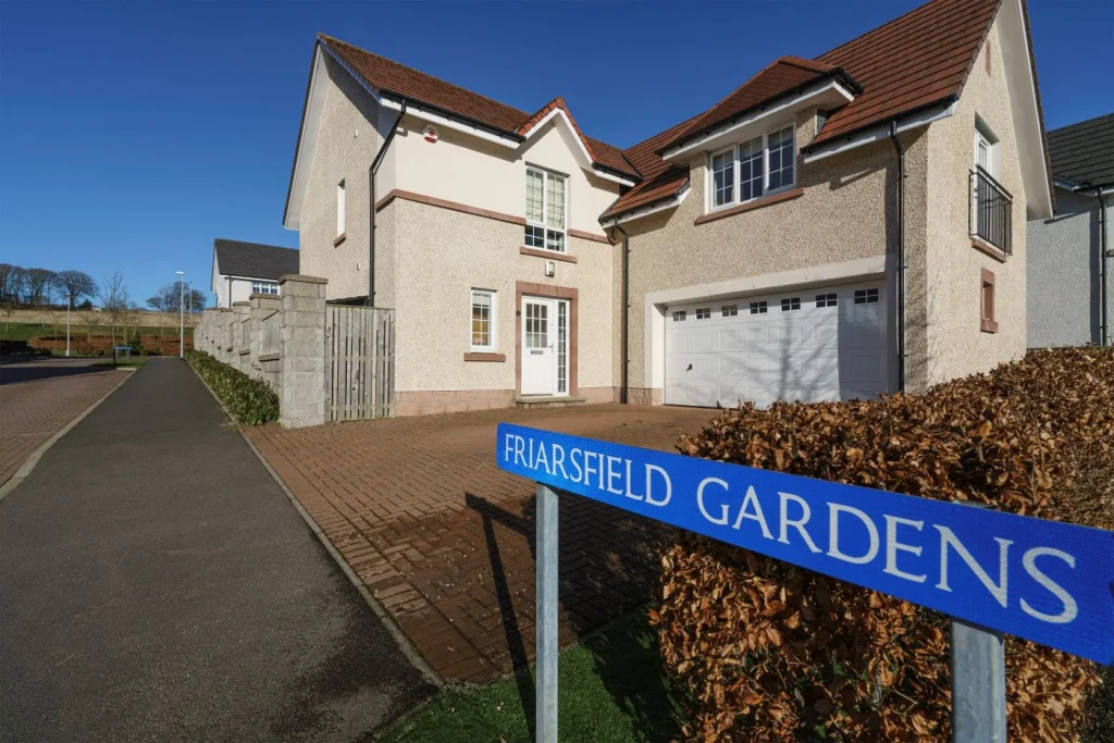 17 Friarsfield Gardens, Cults, Aberdeen AB15 9QU