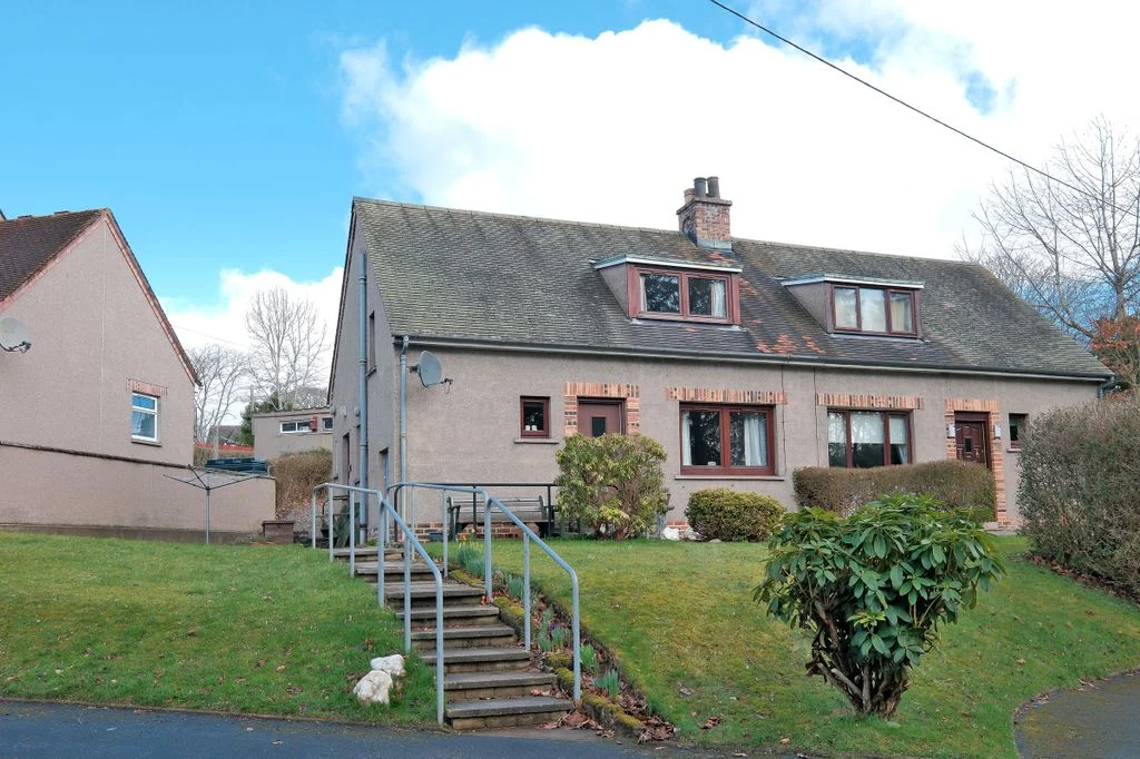 19 Whiteford Gardens, Pitcaple, Inverurie, AB51 5QL